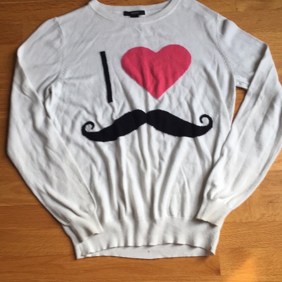 Cute sweater - Picture 1 of 2